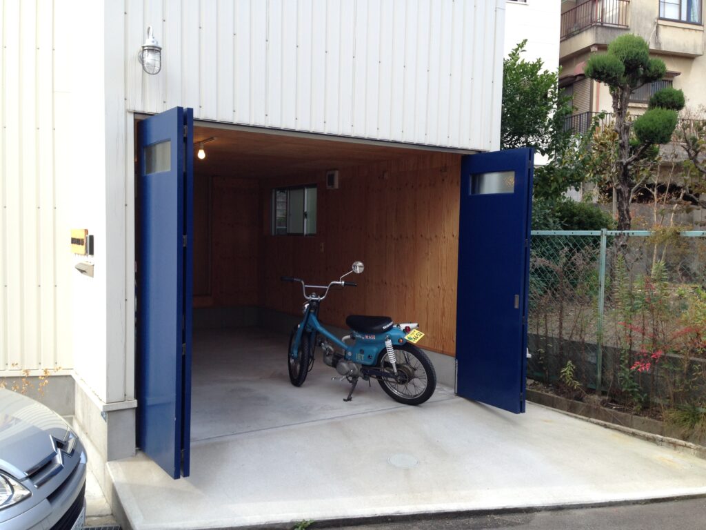 吹田・尺谷のガレージハウス